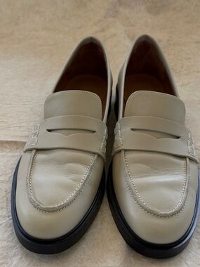 Flattered Sara Loafer in Cream